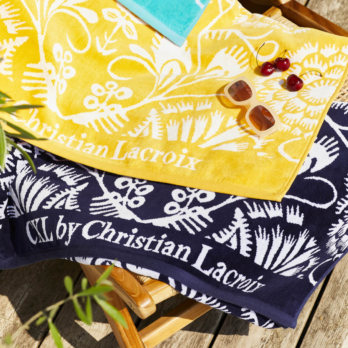 Beach towel Love Stories Yellow - 90 x 180 cm