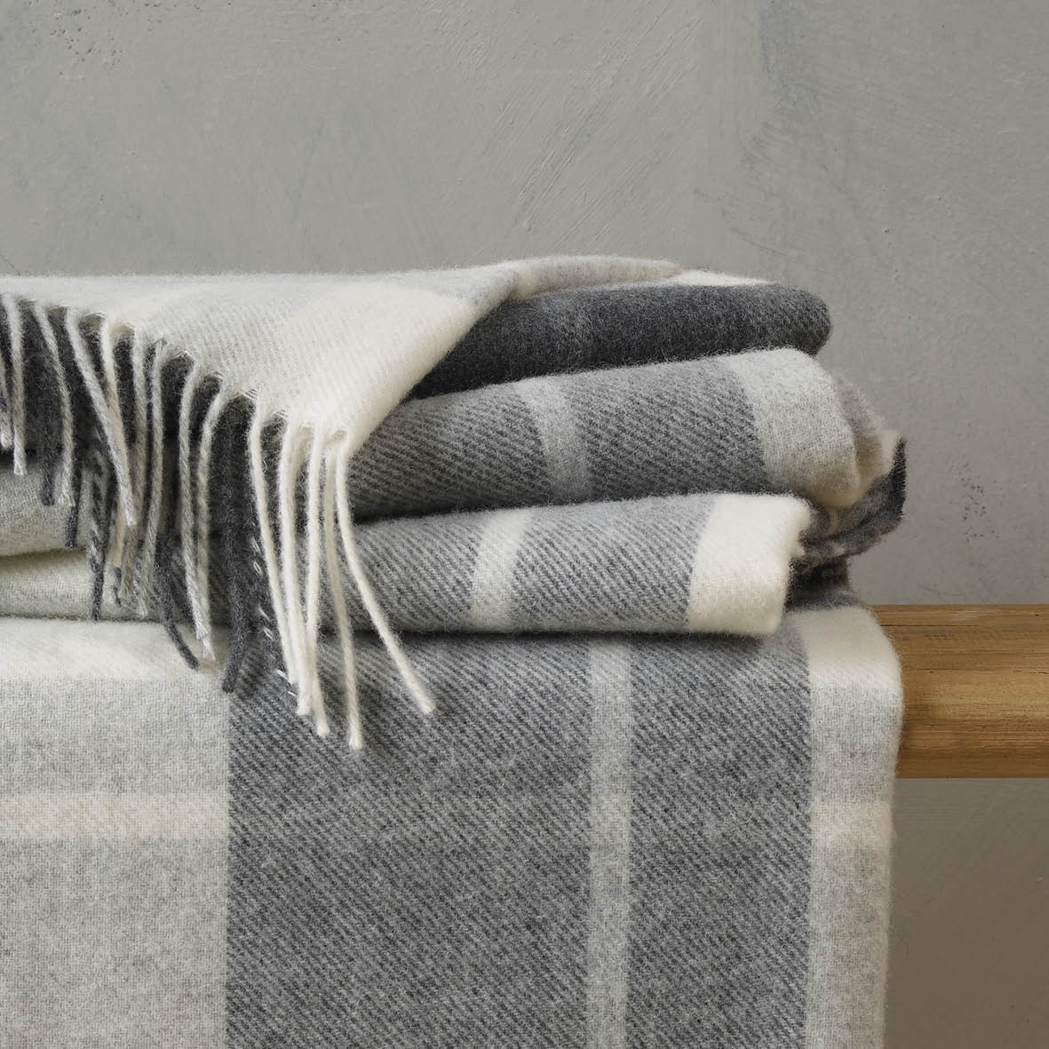 Woven plaid - 130 x 180 cm: white/grey