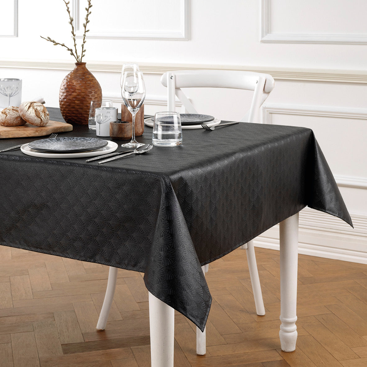 Tablecloth - Lila Black