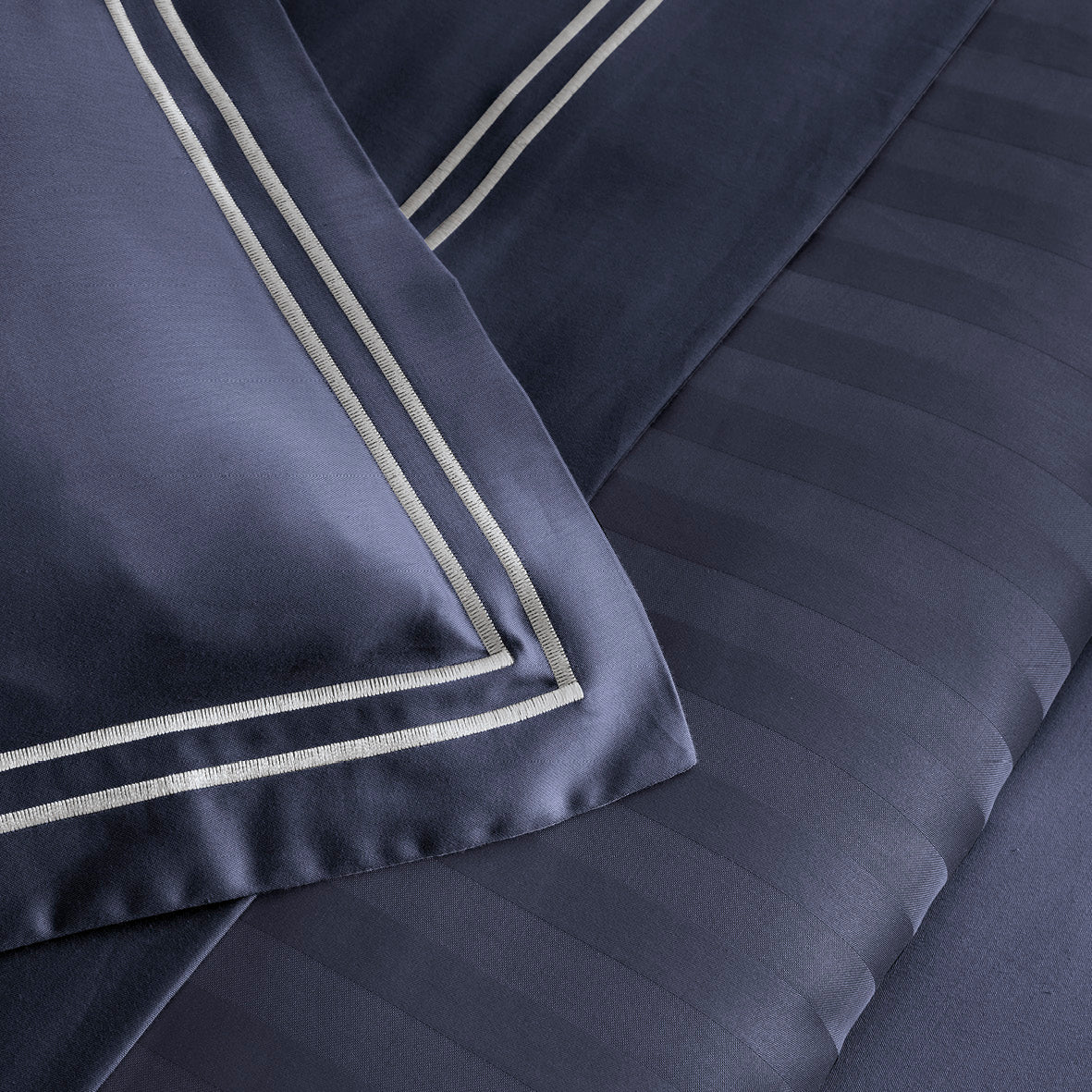 Pillowcase(s) cotton satin - La Rochelle White / Dark blue