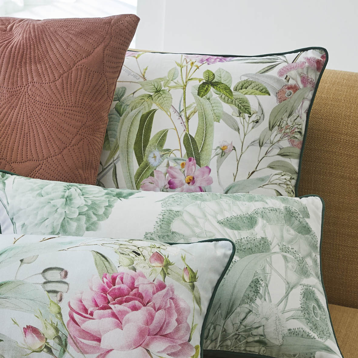 Cushion cotton - Jardin de Roses Uni Thyme Green