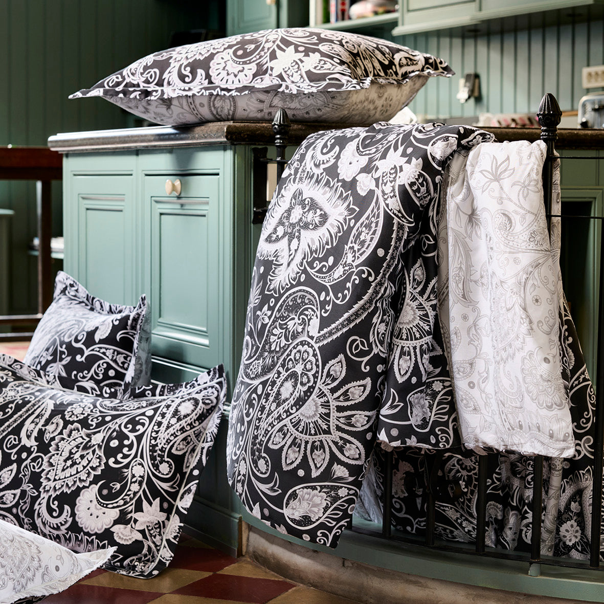 Duvet cover + pillowcase(s) cotton satin - Paisley Black