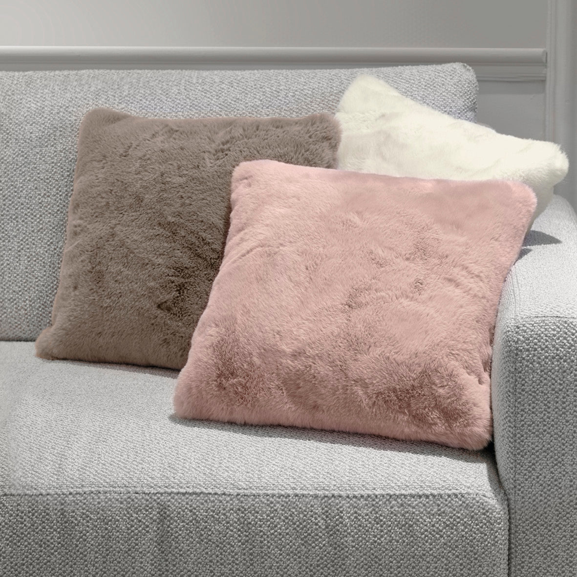 Cushion cover fake fur light pink : 40 x 40 cm