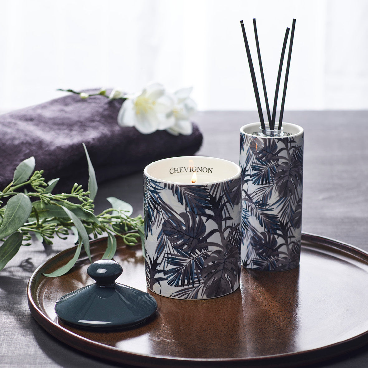 Scented candle in porcelain cup Jungle - Blue - Jasmin & Ylang - 315 g