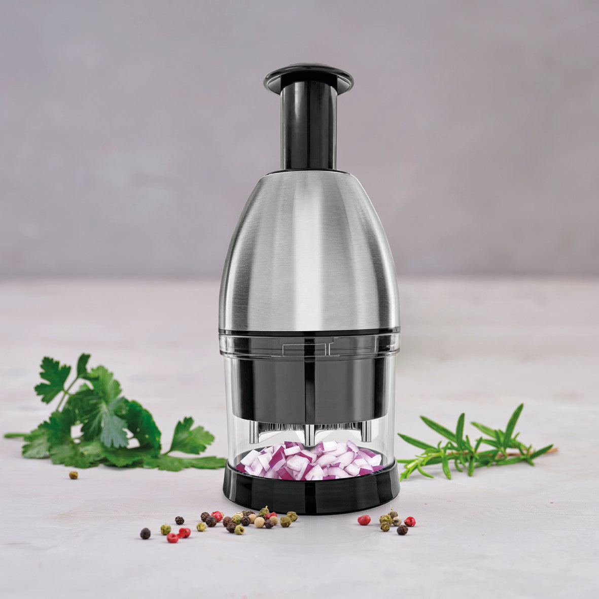 Manual food chopper - black / green