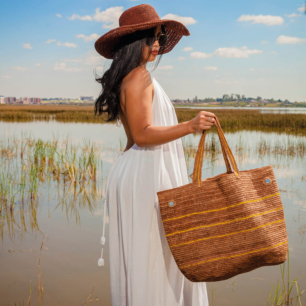 Handbag in raffia Sandra Blue Yellow